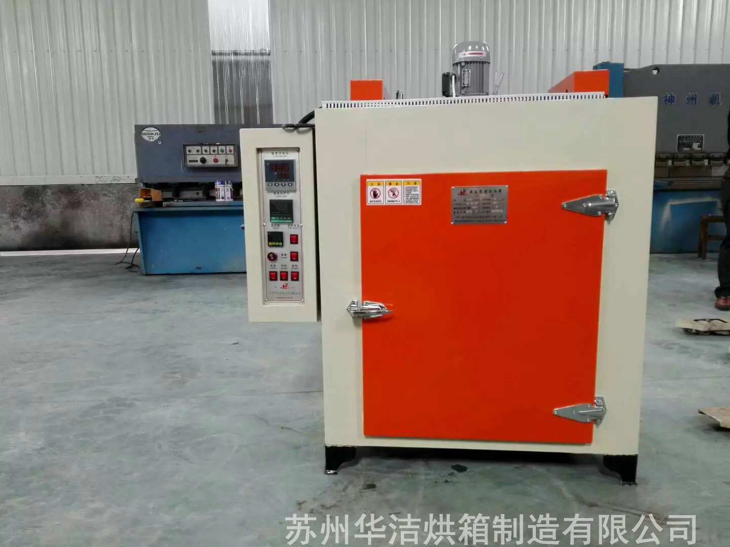 干燥箱的真空泵油漏出來是什么情況？